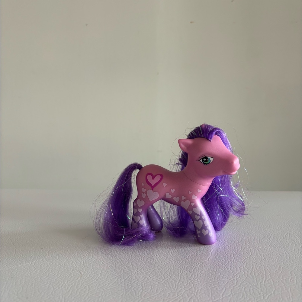 My Little Pony MLP G3 2005 Fancy Free Purple Heart Cutie Mark Hasbro